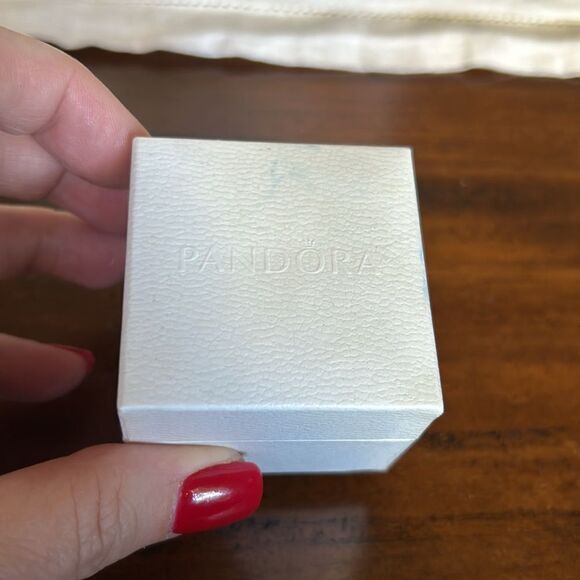 Pandora 3 daisy’s Ring size is 5.5  with original box - Picture 8 of 12